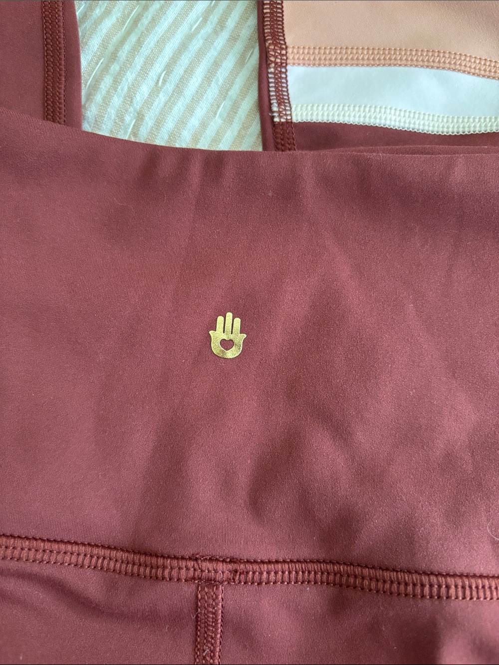 NWOT Spiritual Gangster - Velo Dream Tech Leggings in washed burgundy SZ Small - Picture 6 of 10
